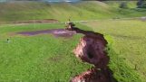 巨大な陥没穴は60を明らかにニュージーランドで開きます,000歳の火山堆積物
