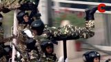 Hindistan'da askeri geçit töreni