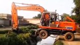 Crossing a canal with the digger