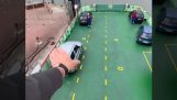 Ръчно паркиране на ферибота