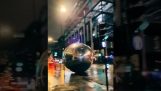 Huge Christmas balls cause chaos (London)