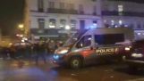 Polis minibüsleri ile Carambola