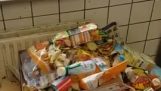 Syyrian pakolaisten tyytymättömiä siihen, että saksalaiset eivät siivota roskakoriin