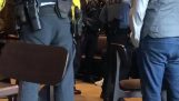 2 bărbați negru arestați într-un Starbucks pentru nimic nu ar fi comandat