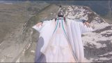 Un zbor wingsuit fără a uita la sol