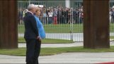 Üçüncü kez titreme muzdarip Angela Merkel