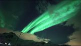 Norveç'te Etkileyici aurora borealis