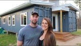 Un couple transforme deux conteneurs industriels à une maison