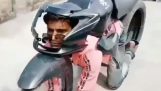 Nou model de motociclete din India