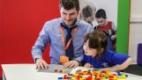 Lego führt Braillesteine ​​für blinde Kinder ein