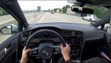 Autounfall beim Fahren mit 240 km / h auf der deutschen Autobahn