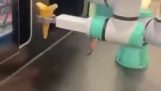 Perfekcionistický robot: Zmrzlina musí byť dokonalá!