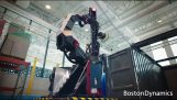 מתיחת רובוטים למחסן מבית Boston Dynamics