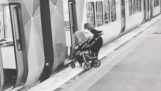 Matka zapomina o dziecku w pociągu