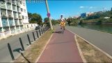 Crash between cyclists