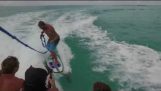 Wakesurfing com Jojo o golfinho, turcos e Caicos