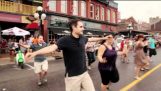 Grekerna gör Flash Mob i Kanada