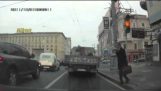 Antes de cruzar la calle en Rusia…