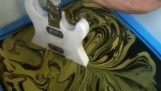 Pintando una guitarra con dan
