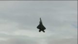 A decolagem espetacular de um F-22