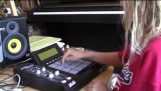 קובץ מוסיקת נערה בת 10 שנים יוצרת MPC