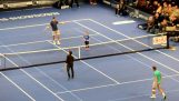 Рафаел Надал и Бен Стилър в тенис мач
