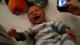 Kako se lako prestani plakati na bebu