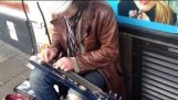 Eine einzigartige Gitarrist auf den Straßen von Brighton