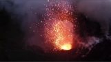 Tiros terríveis com o zangão do vulcão entra em erupção