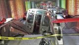 Skrämmande tåg urspårning i Chicago