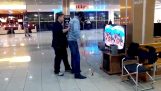 En Russer forsøger for første gang Oculus Rift