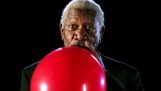 Morgan Freeman auf Helium