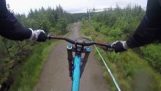 Laskeutuminen maastopyörä Skotlannin Highlands