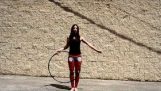 La fille avec le Hula Hoop