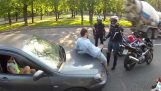 Επίθεση μοτοσικλετιστών σε οδηγό με απρόσμενο τέλος