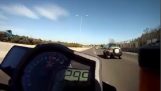 Μοτοσικλετιστής κινείται με 300 χλμ/ω στην Αθηνών-Λαμίας