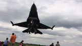 Дыхание от летающих F-16
