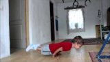 Egy 5 éves fiú nem fekvőtámasz 90 fok
