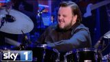 Gra o tron gwiazda John Bradley niesamowite gry na perkusji