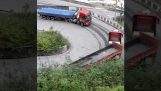 Frontal collision of two trucks in a turn