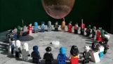 LEGO проти повітряної кулі з водою