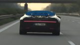 Bugatti Chiron saavuttaa 417 km/h moottoritiellä