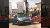 Chargement de 850 kg sur le toit d'une voiture