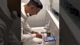 Als er wat water op je telefoon valt