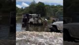 Cuando te sientes seguro en una carretera inundada