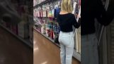 How not to lose your girl in the store