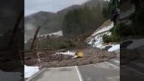 輪島で大土砂崩れ (日本)