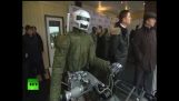Putin için sunulan askeri cyborg motorcu