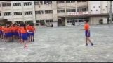 Deca konopac za skakanje u Japanu