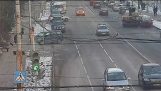 Truck hits several cars (Russia)
